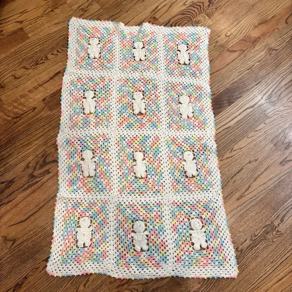 Vintage Crochet Baby Blanket Granny Square Pastel‎ Gingerbread Man Afghan Throw